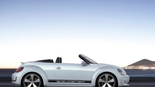 Aan conceptcars geen gebrek in Peking. Volkswagen doet ook een duit in het zakje en presenteert de E-Bugster Speedster. Elektrisch zoemen in een dakloze Beetle.