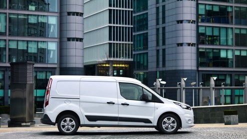 Ford Transit Connect wordt eind 2013 leverbaar. In de prijslijst met 1.0 Ecoboost of 1.6 TDCi. Verkrijgbaar met korte of lange wielbasis en 3.0 m3 of 3.7 m3 laadruimte.