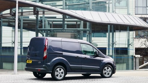 Ford Transit Connect wordt eind 2013 leverbaar. In de prijslijst met 1.0 Ecoboost of 1.6 TDCi. Verkrijgbaar met korte of lange wielbasis en 3.0 m3 of 3.7 m3 laadruimte.