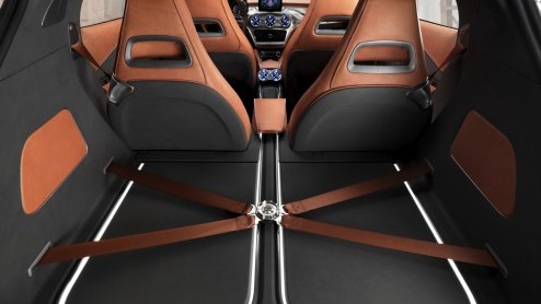 De compacte SUV van Mercedes-Benz komt er aan en heet GLA. Een voorproefje staat in Shanghai.