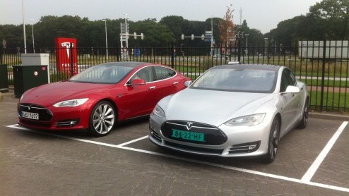 Vandaag is de assemblageplant van Tesla in Tilburg officieel geopend. Wij waren erbij en mochten tevens een kijkje nemen in de keuken. En daar deden we een wel heel bijzondere ontdekking.