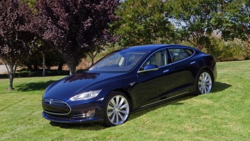 Vandaag is de assemblageplant van Tesla in Tilburg officieel geopend. Wij waren erbij en mochten tevens een kijkje nemen in de keuken. En daar deden we een wel heel bijzondere ontdekking.