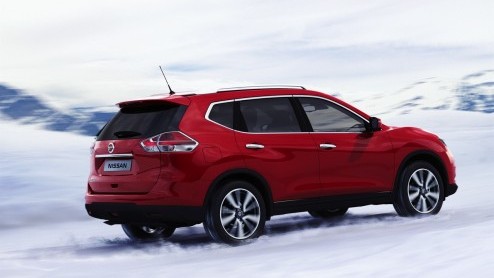 Nieuwe Nissan X-Trail komt in de zomer van 2014 op de markt als vijf- en zevenzitter. Positie in gamma tussen Qashqai en Murano. Meer crossover dan SUV.