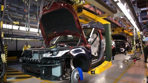 Eerste indruk van de nieuwe Range Rover Sport. Doet hij zijn naam nu eer aan? Wij zochten het uit in Gaydon.