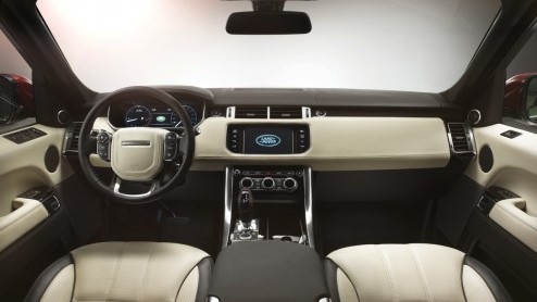Eerste indruk van de nieuwe Range Rover Sport. Doet hij zijn naam nu eer aan? Wij zochten het uit in Gaydon.