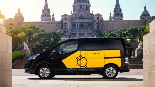 Nissan e-NV200 als taxi in Barcelona voorgesteld.