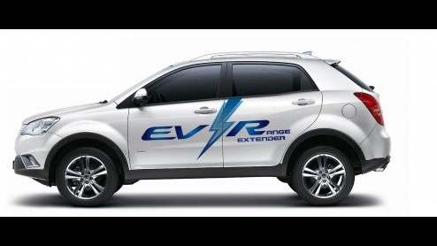 SsangYong Korando C EV-R met range extender ziet het licht. Hij is elektrisch aangedreven maar heeft een benzinemotor als generator achter de hand. Komst naar Europa niet duidelijk.