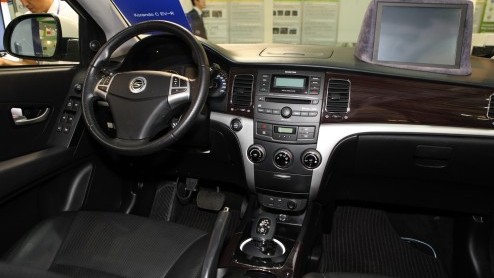 SsangYong Korando C EV-R met range extender ziet het licht. Hij is elektrisch aangedreven maar heeft een benzinemotor als generator achter de hand. Komst naar Europa niet duidelijk.