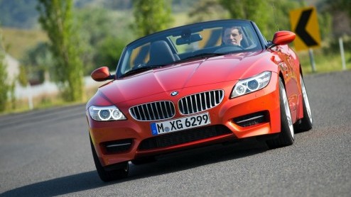 De vernieuwde BMW Z4 is er klaar voor vanaf 44.695 euro met de sDrive18i.