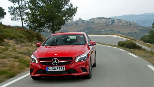 Aan de vooravond van Detroit mochten we 'm al even bezichtigen en zojuist hebben we er mee gereden: de Mercedes-Benz CLA.
