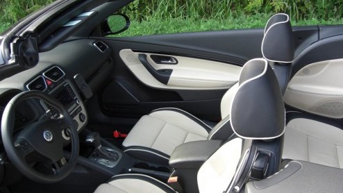 Net als andere merken begreep Volkswagen het theoretische voordeel van een coupe-cabriolet met stalen dak; het beste van twee werelden gecombineerd. Hoewel het niet altijd een estetisch voordeel oplev