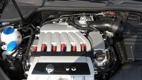 Net als andere merken begreep Volkswagen het theoretische voordeel van een coupe-cabriolet met stalen dak; het beste van twee werelden gecombineerd. Hoewel het niet altijd een estetisch voordeel oplev