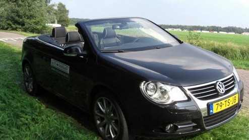 Net als andere merken begreep Volkswagen het theoretische voordeel van een coupe-cabriolet met stalen dak; het beste van twee werelden gecombineerd. Hoewel het niet altijd een estetisch voordeel oplev