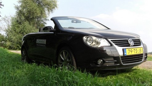 Net als andere merken begreep Volkswagen het theoretische voordeel van een coupe-cabriolet met stalen dak; het beste van twee werelden gecombineerd. Hoewel het niet altijd een estetisch voordeel oplev
