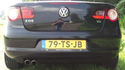 Net als andere merken begreep Volkswagen het theoretische voordeel van een coupe-cabriolet met stalen dak; het beste van twee werelden gecombineerd. Hoewel het niet altijd een estetisch voordeel oplev