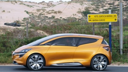 Geheimpjes zijn er om ontrafeld te worden. Soms gaat dat makkelijker dan gedacht. Wisten we eerst de Renault Captur conceptcar zelf in de omgeving van Lissabon te betrappen, zijn er nu ook beelden van