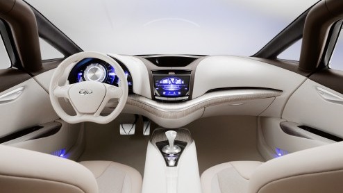 Infiniti ziet in haar line-up ruimte voor een kleiner model. Een voorproefje daarvan zien we in Genve, waar de Etherea nu helemaal officieel is. Met hybridetechniek en een carrosserie met crossovertr