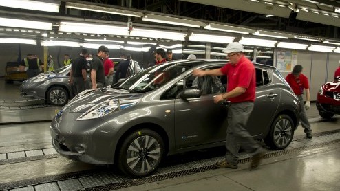 Nissan LEAF is vernieuwd en rolt als faceliftmodel in Groot-Britannie van de band.