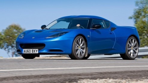 Wie in de markt is voor een lekkere sportauto denkt meestal niet aan Lotus. En dat is onterecht, want de Engelsen kunnen als geen ander lichtgewicht sporters bouwen. De Evora S koppelt - meer dan elke