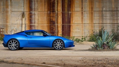 Wie in de markt is voor een lekkere sportauto denkt meestal niet aan Lotus. En dat is onterecht, want de Engelsen kunnen als geen ander lichtgewicht sporters bouwen. De Evora S koppelt - meer dan elke
