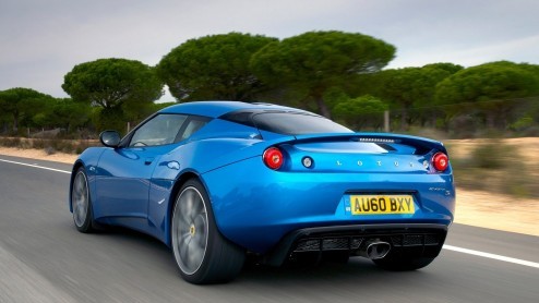 Wie in de markt is voor een lekkere sportauto denkt meestal niet aan Lotus. En dat is onterecht, want de Engelsen kunnen als geen ander lichtgewicht sporters bouwen. De Evora S koppelt - meer dan elke
