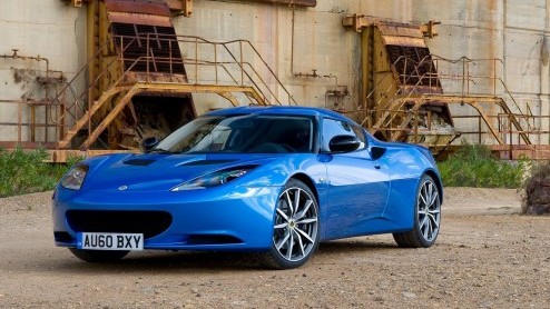 Wie in de markt is voor een lekkere sportauto denkt meestal niet aan Lotus. En dat is onterecht, want de Engelsen kunnen als geen ander lichtgewicht sporters bouwen. De Evora S koppelt - meer dan elke