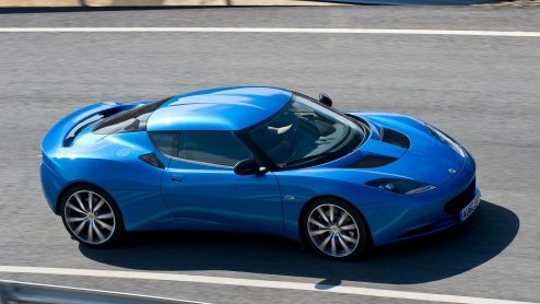 Wie in de markt is voor een lekkere sportauto denkt meestal niet aan Lotus. En dat is onterecht, want de Engelsen kunnen als geen ander lichtgewicht sporters bouwen. De Evora S koppelt - meer dan elke