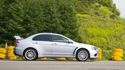 Het nieuws rond de Mitsubishi Lancer Evolution X stroomt steeds meer binnen, hoewel hij pas debuteert op de autoshow in Tokio volgende maand. Naast officile fotos zijn er nu ook specificaties bekend