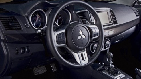 Het nieuws rond de Mitsubishi Lancer Evolution X stroomt steeds meer binnen, hoewel hij pas debuteert op de autoshow in Tokio volgende maand. Naast officile fotos zijn er nu ook specificaties bekend