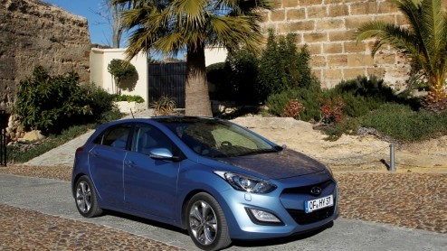 Zonder ook maar een kilometer gereden te hebben wisten we het al: de Koreanen mogen trots zijn op hun nieuwe Hyundai i30 . Het is immers niet vanzelfsprekend dat de CEO van Volkswagen AG ten tijde van