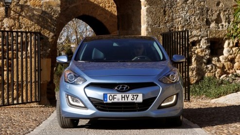 Zonder ook maar een kilometer gereden te hebben wisten we het al: de Koreanen mogen trots zijn op hun nieuwe Hyundai i30 . Het is immers niet vanzelfsprekend dat de CEO van Volkswagen AG ten tijde van