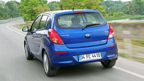 Stilstand is achteruitgang. En daar houden ze bij Hyundai niet van. Daarom heeft de i20 na zon drienhalf jaar een opfrisser gekregen. Geeft dat de compacte Koreaan weer een duwtje in de rug?