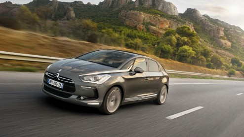 Extra krachtige BlueHDI 180 pk voor Citron DS5. Deze nieuwe Euro6-diesel is altijd gekoppeld aan een automaat.