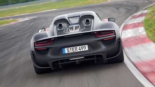 Porsche 918 Spyder specificaties bekend. 887 pk en 800 Nm voor 1640 kg. Prijskaartje 780.450 euro. En 14% bijtellng....