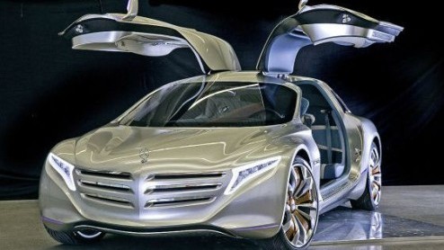 Nadat we vorige week konden melden dat Mercedes-Benz met een bijzondere concept car de show in Frankfurt zou stelen is het nieuws nu boven water; op de IAA staat de Mercedes F125 Concept met brandstof
