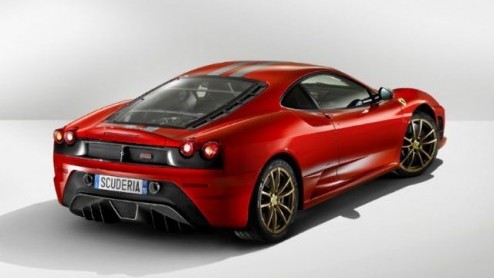 Hoe onbereikbaar de Ferrari 430 Scuderia ook is, we laten toch even de prijs de revue passeren. De nog sportievere variant van de Ferrari 430 staat voor 281.500 euro in de prijslijsten. Dat is wel een