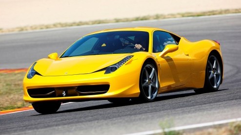 Dankzij Ferrari-dealers Munsterhuis en Kroymans is Ferrari aanwezig op de AutoRAI2011. Het merk met het Steigerende Paard is aanwezig met vier autos, waaronder de splinternieuwe FF.