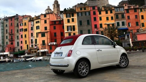 Al gehoord van de 500 uur van de Fiat 500? Drie weken lang biedt Fiat extra voordeel op de Fiat 500 Easy. Tijdelijk geldt voor de 500C een kleine meerprijs van slechts 1000 euro.