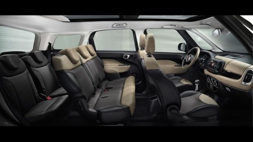 Fiat komt met weer een nieuwe variant op het 500-thema. Maak kennis met de 500L Living, een 5+2-persoons MPV die door Fiat heel creatief tot Magic Purpose Wagon is gedoopt.