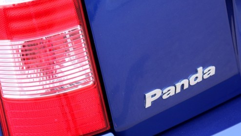 De nieuwe Fiat Panda komt er aan. Na acht jaar trouwe dienst van het huidige model lossen de Italianen 'm in november af voor een nieuwe, de Panda III. Voorafgaand daaraan wordt de Panda in september