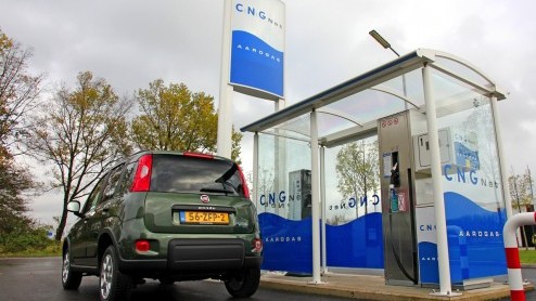 Aardgas  of biogas, of een mengsel van die twee  wordt als autobrandstof steeds interessanter. Niet alleen doordat de prijs aan de pomp zr concurrerend is met benzine, diesel of LPG, maar ook door