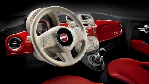 Oke, de Fiat 500 staat nog net niet bij de dealers, maar we hebben al wel de prijzen van de verschillende uitvoeringen voor je. Met een vanafprijs van 11.500 euro oplopend tot bijna 20.000 is er een g