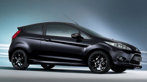 Ford heeft een prijskaartje gehangen aan de Fiesta Metal en maakt maar meteen van de gelegenheid gebruik om ook van de Ka een Metal-versie te introduceren. De Fiesta Metal is er vanaf 18.995 euro en d