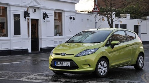 Fords nieuwe Fiesta ECOnetic staat vanaf nu bij de dealer. De tweede generatie is nog zuiniger dan zijn voorganger en daardoor wegenbelasting- en BPM vrij. Bijtellers betalen slechts 14% over de sche