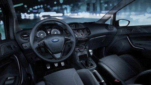 Ford heeft een prijskaartje gehangen aan de Fiesta Metal en maakt maar meteen van de gelegenheid gebruik om ook van de Ka een Metal-versie te introduceren. De Fiesta Metal is er vanaf 18.995 euro en d