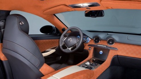 Fisker verrast in Frankfurt met de Surf, een hele vlotte stationwagon die ze zelf graag een shooting break noemen. Het merk maakt haast met dit tweede model en stuurt eind 2012 de eerste exemplaren de