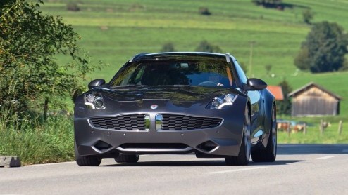 Fisker verrast in Frankfurt met de Surf, een hele vlotte stationwagon die ze zelf graag een shooting break noemen. Het merk maakt haast met dit tweede model en stuurt eind 2012 de eerste exemplaren de