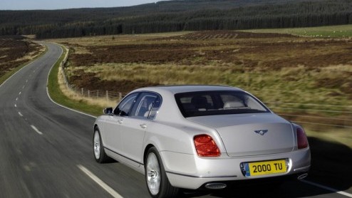 Alsof het nog niet genoeg is presenteert Bentley in navolging van de Continental GT Speed nu het topmodel van de Flying Spur, die eveneens de toevoeging Speed draagt. Met subtiele aanpassingen en een