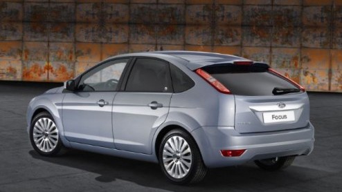 Met de huidige Focus is eigenlijk niet veel mis, maar de tand des tijds begint in de autowereld al snel te knagen. Nu Ford met de Mondeo een nieuwe weg inslaat met het Kinetic-design, wordt de Focus o