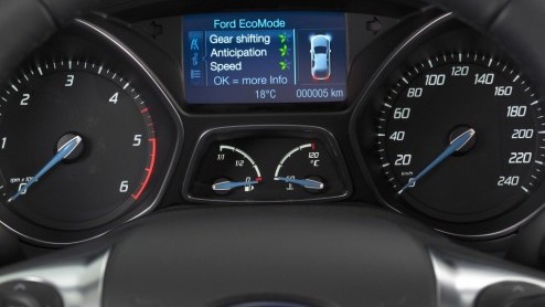 Ford heeft de CO2-smaak helemaal te pakken. Terwijl de nieuwe Focus koud bij de dealer staat kondigt het merk de belangrijkste uitvoering als wereldprimeur aan; de Focus ECOnetic diesel met 14% bijtel